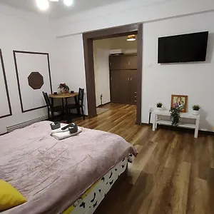 Vlad's Unirii Apartment